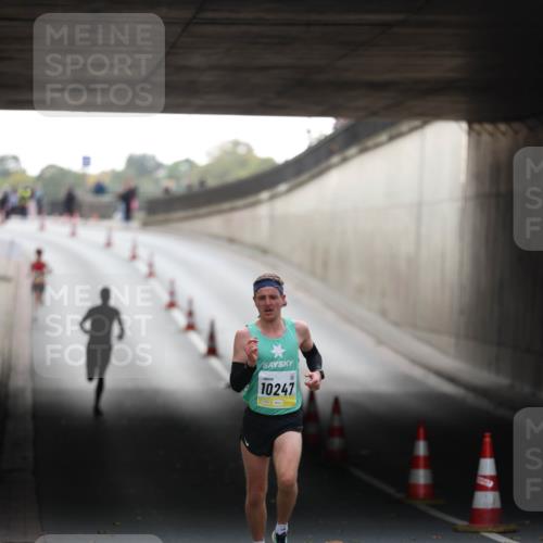 05.10.2025 - 20. swb-Marathon Bremen Michael Strokosch http://msf.ph/oto/9209773 05.10.2025 10:29:53 Laufen 10247 meine-sportfotos.de