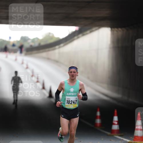 05.10.2025 - 20. swb-Marathon Bremen Michael Strokosch http://msf.ph/oto/9209777 05.10.2025 10:29:54 Laufen 10247 meine-sportfotos.de
