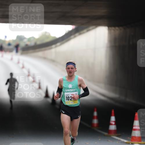 05.10.2025 - 20. swb-Marathon Bremen Michael Strokosch http://msf.ph/oto/9209778 05.10.2025 10:29:54 Laufen 102 meine-sportfotos.de