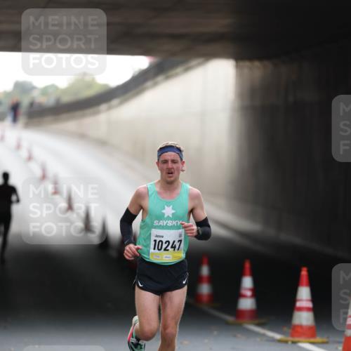 05.10.2025 - 20. swb-Marathon Bremen Michael Strokosch http://msf.ph/oto/9209780 05.10.2025 10:29:55 Laufen 10247 meine-sportfotos.de