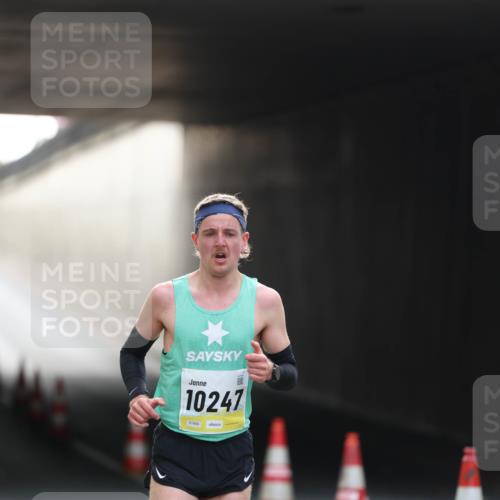 05.10.2025 - 20. swb-Marathon Bremen Michael Strokosch http://msf.ph/oto/9209784 05.10.2025 10:29:56 Laufen 10247, 01906 meine-sportfotos.de