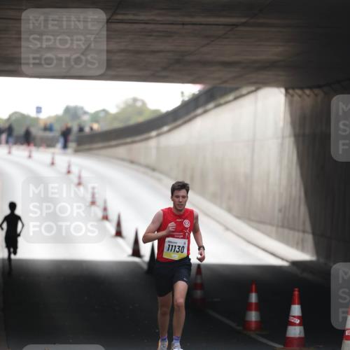 05.10.2025 - 20. swb-Marathon Bremen Michael Strokosch http://msf.ph/oto/9209790 05.10.2025 10:30:01 Laufen 11130 meine-sportfotos.de