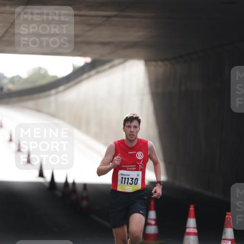05.10.2025 - 20. swb-Marathon Bremen Michael Strokosch http://msf.ph/oto/9209796 05.10.2025 10:30:03 Laufen 11130 meine-sportfotos.de