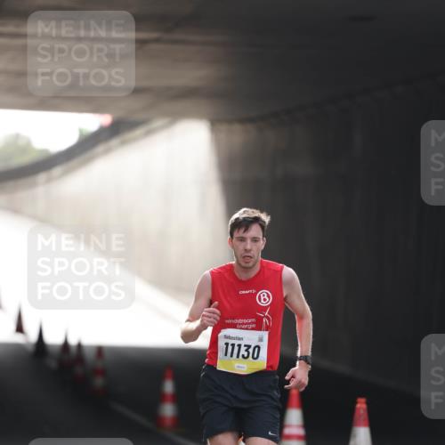 05.10.2025 - 20. swb-Marathon Bremen Michael Strokosch http://msf.ph/oto/9209799 05.10.2025 10:30:04 Laufen 11130 meine-sportfotos.de