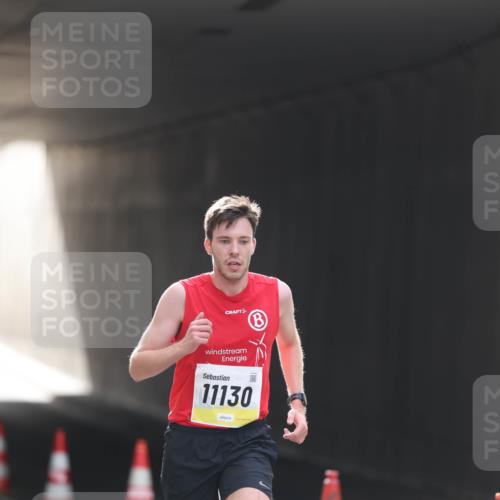 05.10.2025 - 20. swb-Marathon Bremen Michael Strokosch http://msf.ph/oto/9209802 05.10.2025 10:30:05 Laufen 11130 meine-sportfotos.de