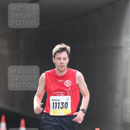 05.10.2025 - 20. swb-Marathon Bremen Michael Strokosch http://msf.ph/oto/9209804 05.10.2025 10:30:05 Laufen 11130 meine-sportfotos.de