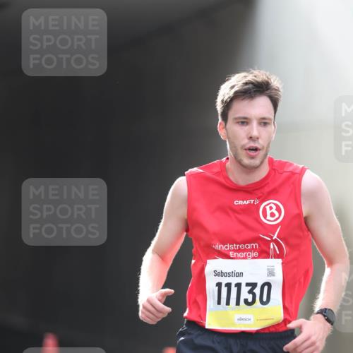 05.10.2025 - 20. swb-Marathon Bremen Michael Strokosch http://msf.ph/oto/9209807 05.10.2025 10:30:06 Laufen 11130 meine-sportfotos.de