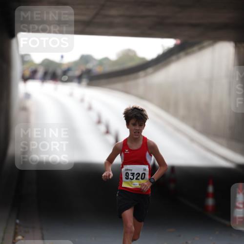 05.10.2025 - 20. swb-Marathon Bremen Michael Strokosch http://msf.ph/oto/9209814 05.10.2025 10:30:11 Laufen 9320 meine-sportfotos.de