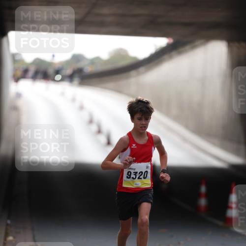05.10.2025 - 20. swb-Marathon Bremen Michael Strokosch http://msf.ph/oto/9209815 05.10.2025 10:30:12 Laufen 9320 meine-sportfotos.de
