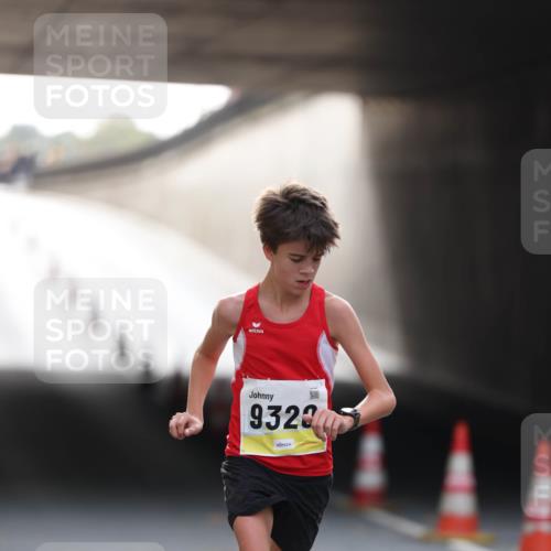 05.10.2025 - 20. swb-Marathon Bremen Michael Strokosch http://msf.ph/oto/9209819 05.10.2025 10:30:13 Laufen 9328 meine-sportfotos.de