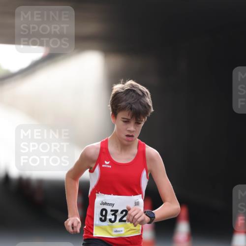 05.10.2025 - 20. swb-Marathon Bremen Michael Strokosch http://msf.ph/oto/9209821 05.10.2025 10:30:13 Laufen 932, 0206 meine-sportfotos.de