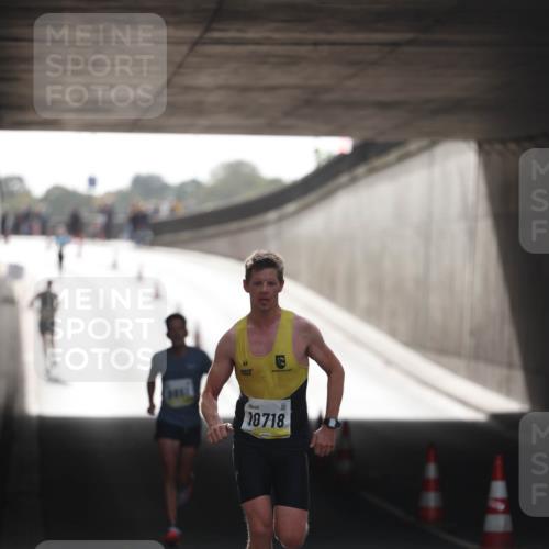 05.10.2025 - 20. swb-Marathon Bremen Michael Strokosch http://msf.ph/oto/9209826 05.10.2025 10:30:42 Laufen 18718 meine-sportfotos.de