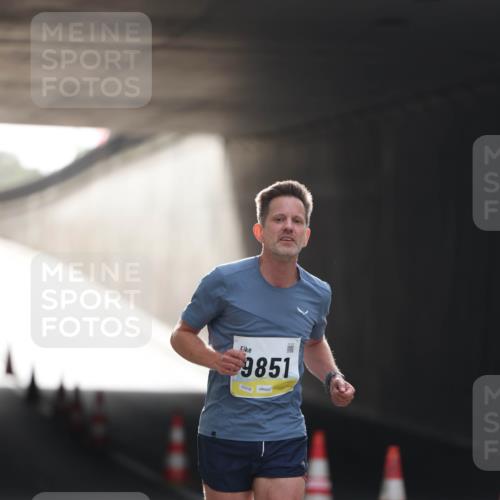 05.10.2025 - 20. swb-Marathon Bremen Michael Strokosch http://msf.ph/oto/9209842 05.10.2025 10:30:47 Laufen 9851, 02438 meine-sportfotos.de
