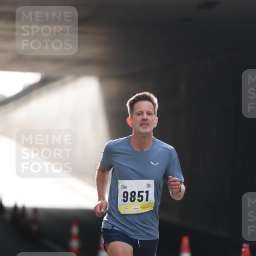 05.10.2025 - 20. swb-Marathon Bremen Michael Strokosch http://msf.ph/oto/9209843 05.10.2025 10:30:48 Laufen 9851, 02438 meine-sportfotos.de