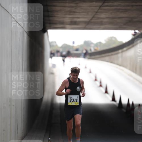 05.10.2025 - 20. swb-Marathon Bremen Michael Strokosch http://msf.ph/oto/9209851 05.10.2025 10:30:55 Laufen 9319 meine-sportfotos.de