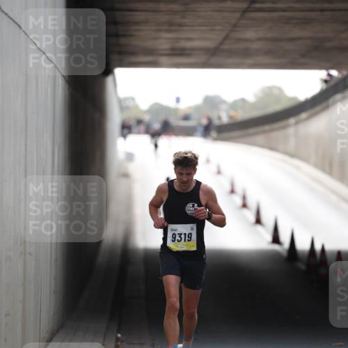 05.10.2025 - 20. swb-Marathon Bremen Michael Strokosch http://msf.ph/oto/9209852 05.10.2025 10:30:56 Laufen 9319 meine-sportfotos.de