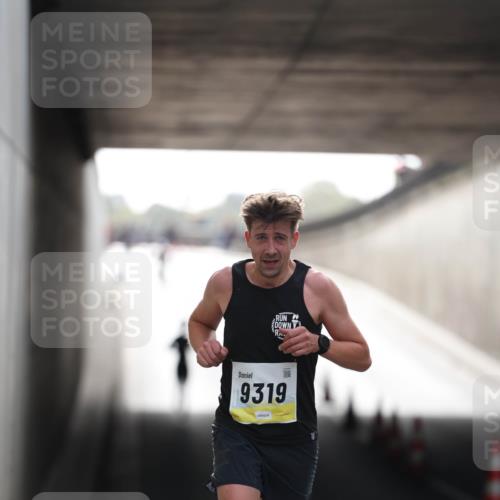 05.10.2025 - 20. swb-Marathon Bremen Michael Strokosch http://msf.ph/oto/9209857 05.10.2025 10:30:58 Laufen 9319 meine-sportfotos.de