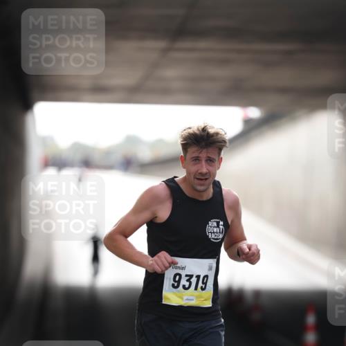 05.10.2025 - 20. swb-Marathon Bremen Michael Strokosch http://msf.ph/oto/9209858 05.10.2025 10:30:58 Laufen 9319 meine-sportfotos.de