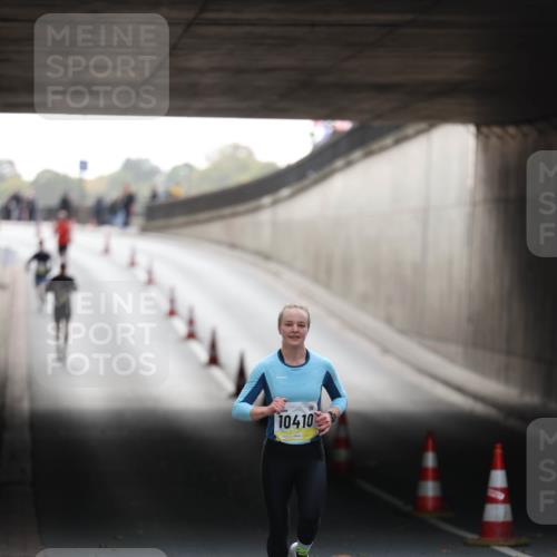 05.10.2025 - 20. swb-Marathon Bremen Michael Strokosch http://msf.ph/oto/9209864 05.10.2025 10:31:08 Laufen 10410 meine-sportfotos.de