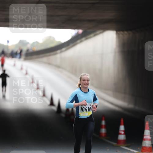 05.10.2025 - 20. swb-Marathon Bremen Michael Strokosch http://msf.ph/oto/9209867 05.10.2025 10:31:08 Laufen 10410 meine-sportfotos.de