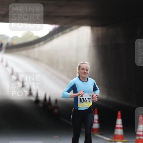 05.10.2025 - 20. swb-Marathon Bremen Michael Strokosch http://msf.ph/oto/9209870 05.10.2025 10:31:09 Laufen 10410 meine-sportfotos.de