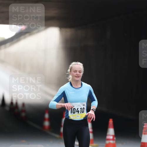 05.10.2025 - 20. swb-Marathon Bremen Michael Strokosch http://msf.ph/oto/9209872 05.10.2025 10:31:10 Laufen 10410, 01831 meine-sportfotos.de