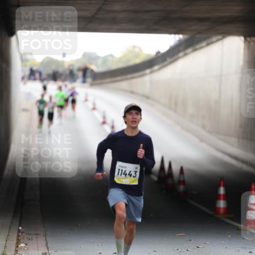 05.10.2025 - 20. swb-Marathon Bremen Michael Strokosch http://msf.ph/oto/9209896 05.10.2025 10:31:27 Laufen 11443 meine-sportfotos.de