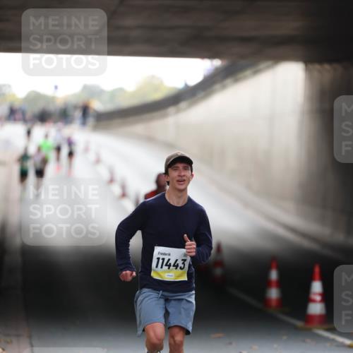 05.10.2025 - 20. swb-Marathon Bremen Michael Strokosch http://msf.ph/oto/9209898 05.10.2025 10:31:28 Laufen 11443 meine-sportfotos.de