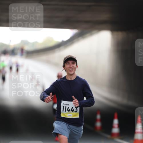 05.10.2025 - 20. swb-Marathon Bremen Michael Strokosch http://msf.ph/oto/9209901 05.10.2025 10:31:28 Laufen 11443 meine-sportfotos.de