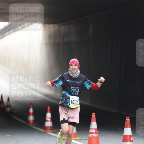 05.10.2025 - 20. swb-Marathon Bremen Michael Strokosch http://msf.ph/oto/9209977 05.10.2025 10:32:13 Laufen 10312 meine-sportfotos.de