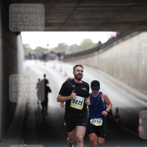 05.10.2025 - 20. swb-Marathon Bremen Michael Strokosch http://msf.ph/oto/9210040 05.10.2025 10:32:47 Laufen 9829, 4633 meine-sportfotos.de