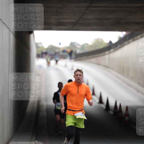 05.10.2025 - 20. swb-Marathon Bremen Michael Strokosch http://msf.ph/oto/9210052 05.10.2025 10:32:55 Laufen  meine-sportfotos.de