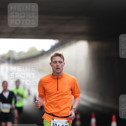 05.10.2025 - 20. swb-Marathon Bremen Michael Strokosch http://msf.ph/oto/9210060 05.10.2025 10:32:57 Laufen 10425 meine-sportfotos.de