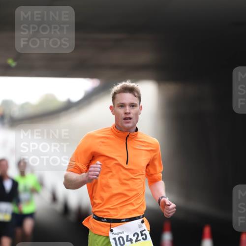 05.10.2025 - 20. swb-Marathon Bremen Michael Strokosch http://msf.ph/oto/9210061 05.10.2025 10:32:57 Laufen 10425 meine-sportfotos.de