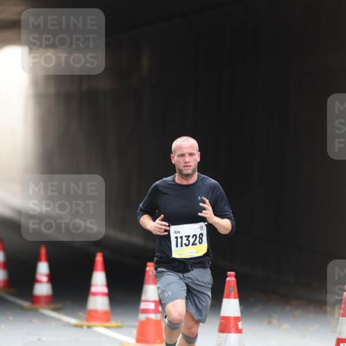 05.10.2025 - 20. swb-Marathon Bremen Michael Strokosch http://msf.ph/oto/9210202 05.10.2025 10:34:15 Laufen 11328 meine-sportfotos.de
