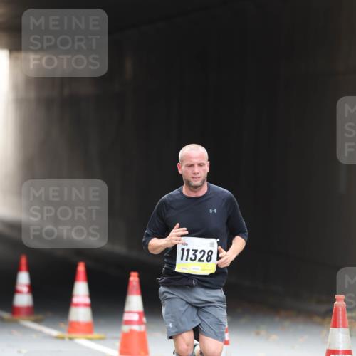 05.10.2025 - 20. swb-Marathon Bremen Michael Strokosch http://msf.ph/oto/9210203 05.10.2025 10:34:15 Laufen 11328 meine-sportfotos.de