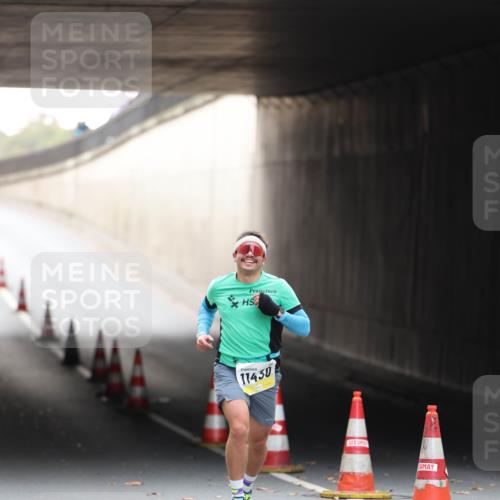 05.10.2025 - 20. swb-Marathon Bremen Michael Strokosch http://msf.ph/oto/9210206 05.10.2025 10:34:16 Laufen 11430 meine-sportfotos.de