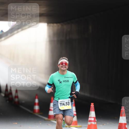 05.10.2025 - 20. swb-Marathon Bremen Michael Strokosch http://msf.ph/oto/9210210 05.10.2025 10:34:17 Laufen 11430 meine-sportfotos.de