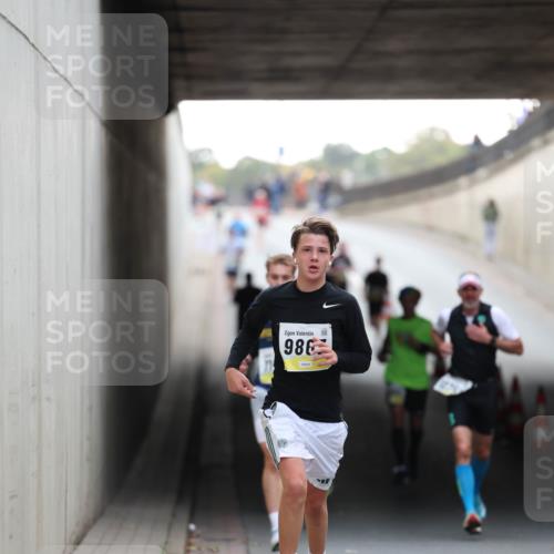 05.10.2025 - 20. swb-Marathon Bremen Michael Strokosch http://msf.ph/oto/9210352 05.10.2025 10:35:33 Laufen 986 meine-sportfotos.de