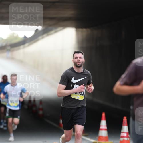 05.10.2025 - 20. swb-Marathon Bremen Michael Strokosch http://msf.ph/oto/9210394 05.10.2025 10:35:52 Laufen 58, 4 meine-sportfotos.de