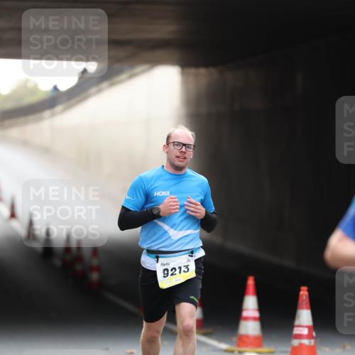 05.10.2025 - 20. swb-Marathon Bremen Michael Strokosch http://msf.ph/oto/9210409 05.10.2025 10:35:57 Laufen 9213 meine-sportfotos.de