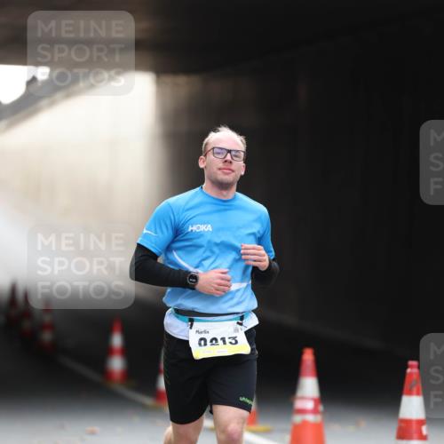 05.10.2025 - 20. swb-Marathon Bremen Michael Strokosch http://msf.ph/oto/9210412 05.10.2025 10:35:57 Laufen 0213 meine-sportfotos.de