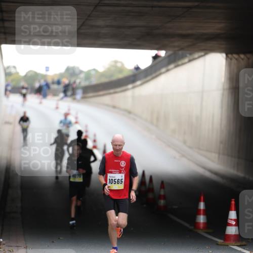 05.10.2025 - 20. swb-Marathon Bremen Michael Strokosch http://msf.ph/oto/9210414 05.10.2025 10:36:02 Laufen 10070, 10565 meine-sportfotos.de