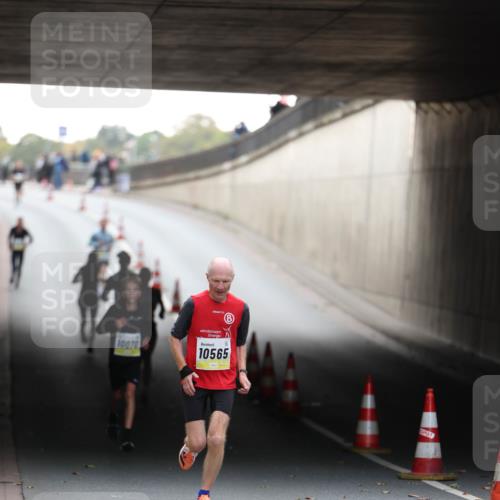 05.10.2025 - 20. swb-Marathon Bremen Michael Strokosch http://msf.ph/oto/9210415 05.10.2025 10:36:02 Laufen 10070, 10565 meine-sportfotos.de