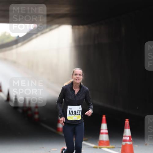 05.10.2025 - 20. swb-Marathon Bremen Michael Strokosch http://msf.ph/oto/9210463 05.10.2025 10:36:23 Laufen 10952 meine-sportfotos.de
