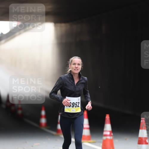05.10.2025 - 20. swb-Marathon Bremen Michael Strokosch http://msf.ph/oto/9210465 05.10.2025 10:36:23 Laufen 952 meine-sportfotos.de