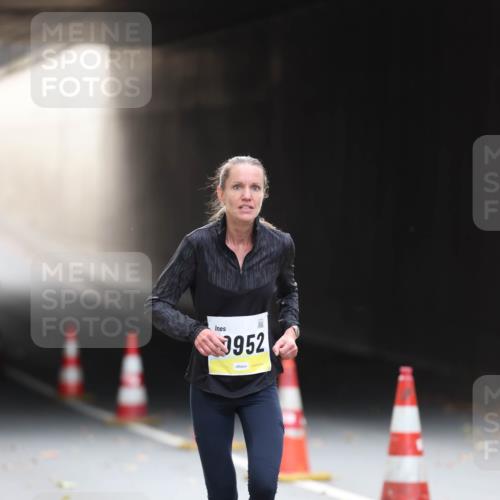 05.10.2025 - 20. swb-Marathon Bremen Michael Strokosch http://msf.ph/oto/9210467 05.10.2025 10:36:24 Laufen 1952 meine-sportfotos.de