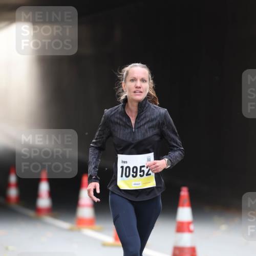 05.10.2025 - 20. swb-Marathon Bremen Michael Strokosch http://msf.ph/oto/9210469 05.10.2025 10:36:24 Laufen 10952 meine-sportfotos.de