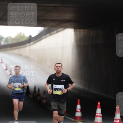 05.10.2025 - 20. swb-Marathon Bremen Michael Strokosch http://msf.ph/oto/9210475 05.10.2025 10:36:39 Laufen 1022, 10606 meine-sportfotos.de