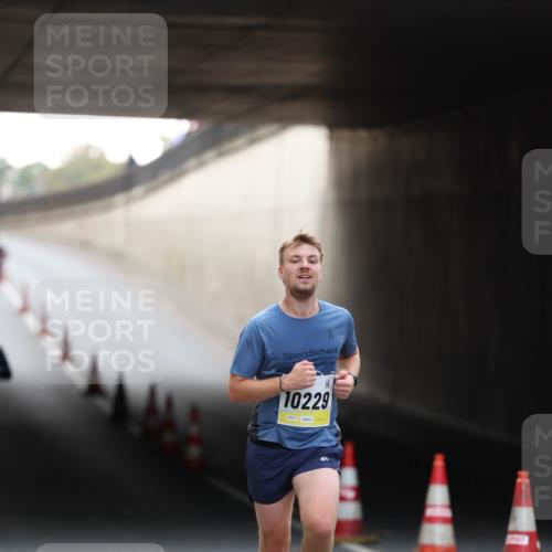 05.10.2025 - 20. swb-Marathon Bremen Michael Strokosch http://msf.ph/oto/9210486 05.10.2025 10:36:42 Laufen 10229 meine-sportfotos.de